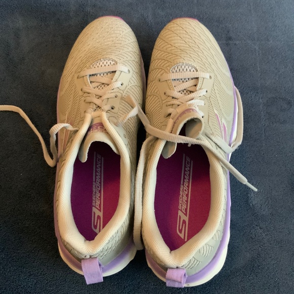 Women’s Ultra Flight Skechers Gray Purple Shoes - Picture 1 of 7